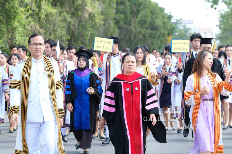 20171115-RMUTT- Get a degree234.jpg